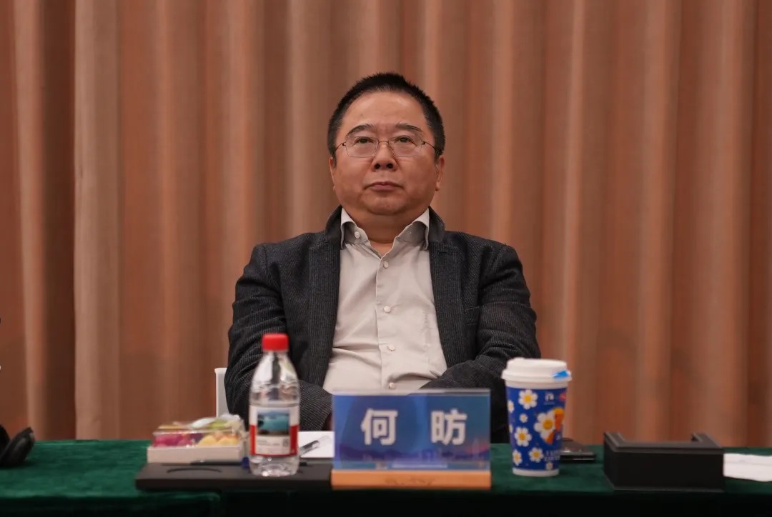 何昉.jpg